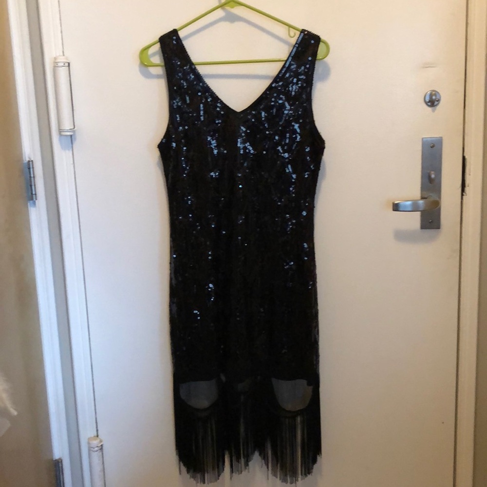 Black 1920’s sequined flapper dress with fringe, worn once!